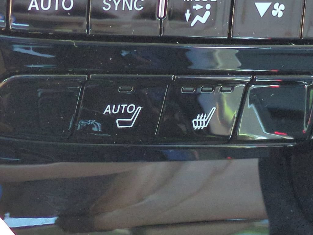 Certified 2025 Acura MDX FWD w/ Technology Package image 24