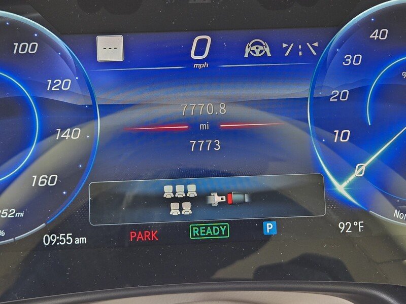Used 2025 Mercedes-Benz EQS 580 4MATIC SUV image 23