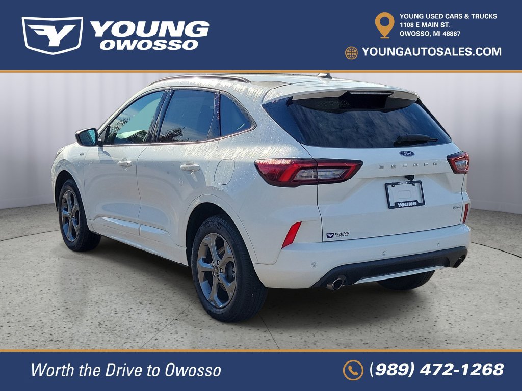 Used 2024 Ford Escape ST-Line w/ Tech Pack #1 AWD/4WD image 4