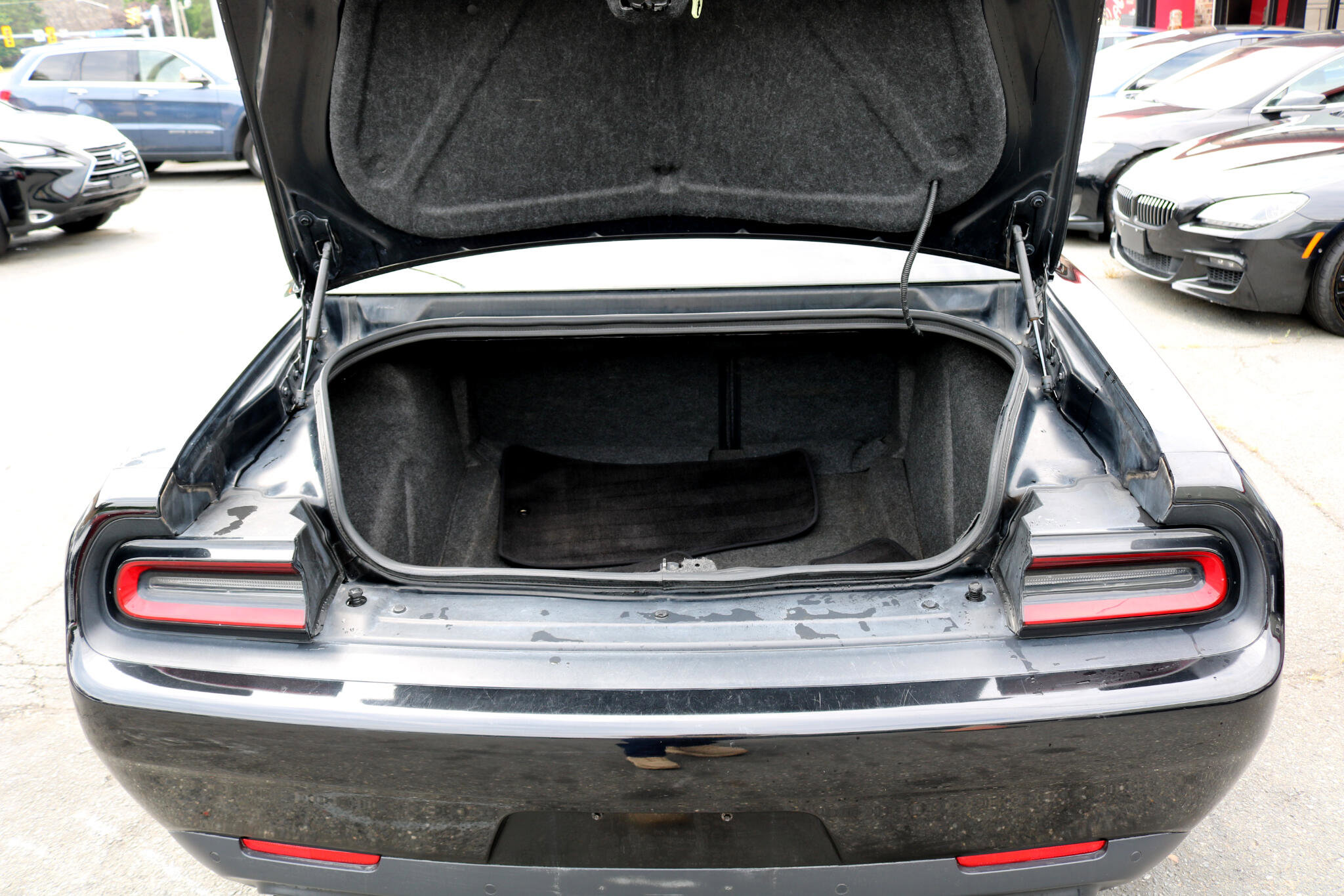 Used 2018 Dodge Challenger R/T Scat Pack w/ Leather Interior Group image 33