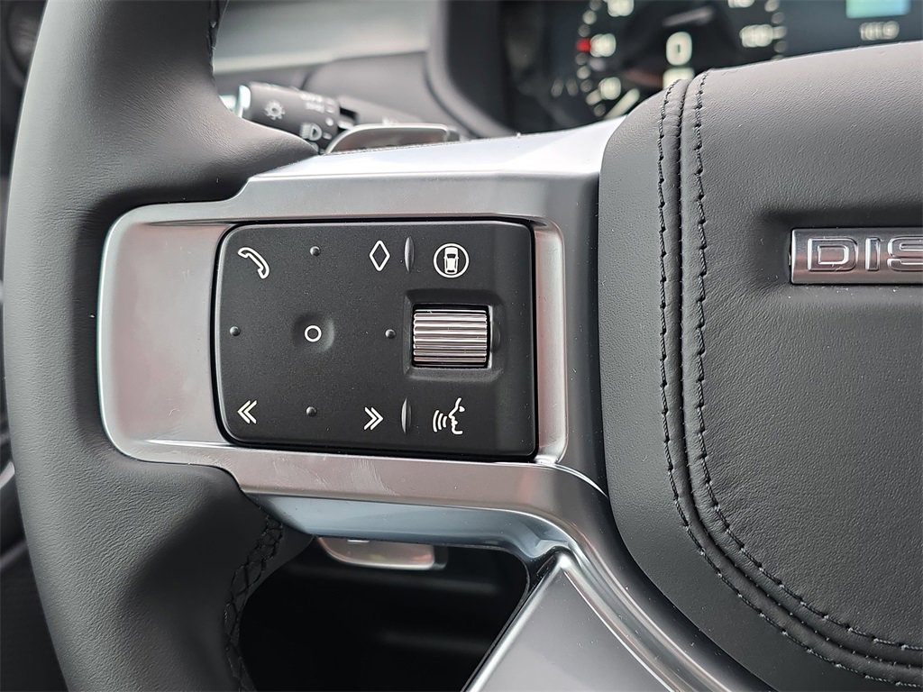 New 2026 Land Rover Discovery Limited Edition image 17