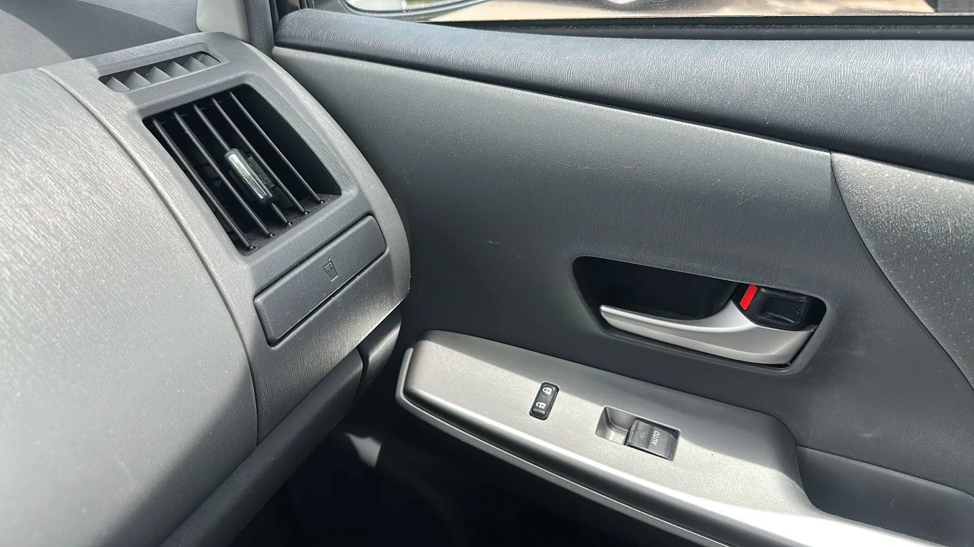 Used 2012 Toyota Prius V Two FWD image 40