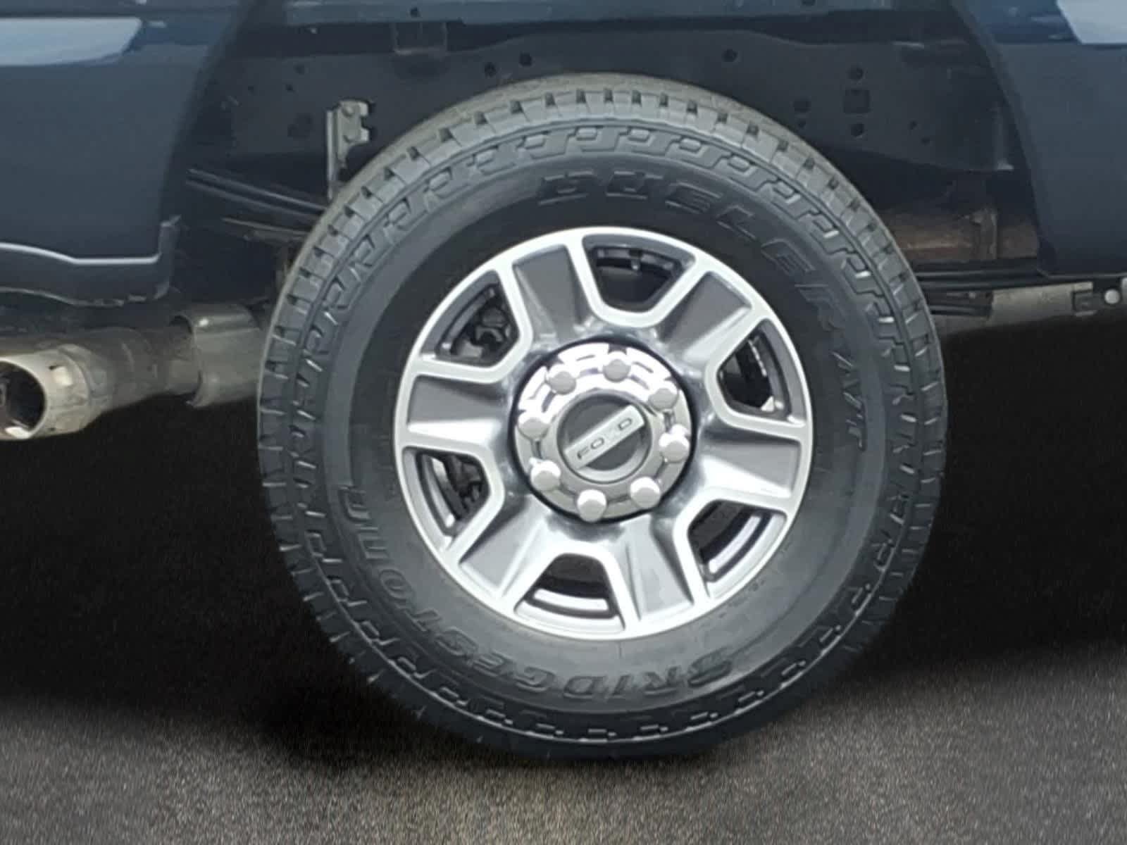 Used 2024 Ford F250 Lariat AWD/4WD image 3