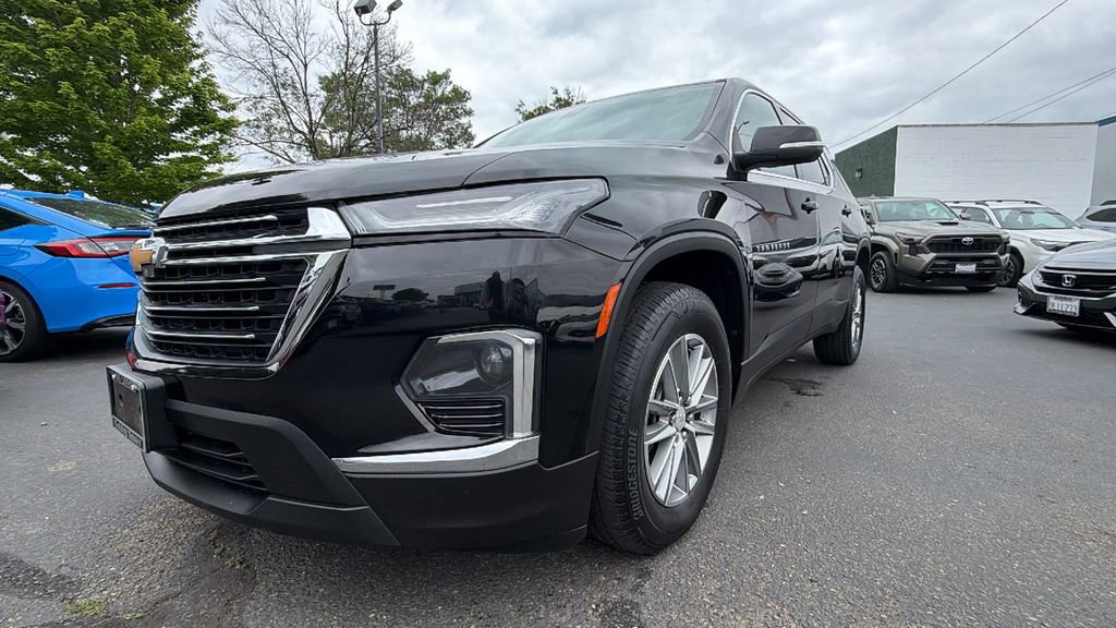 Used 2023 Chevrolet Traverse LT FWD image 9