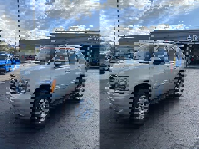Used 2009 Chevrolet Tahoe LT w/ Luxury Package AWD/4WD image 14
