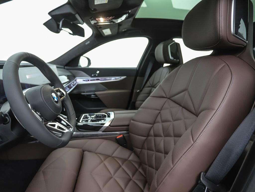 New 2026 BMW 740i xDrive w/ Premium Package image 11