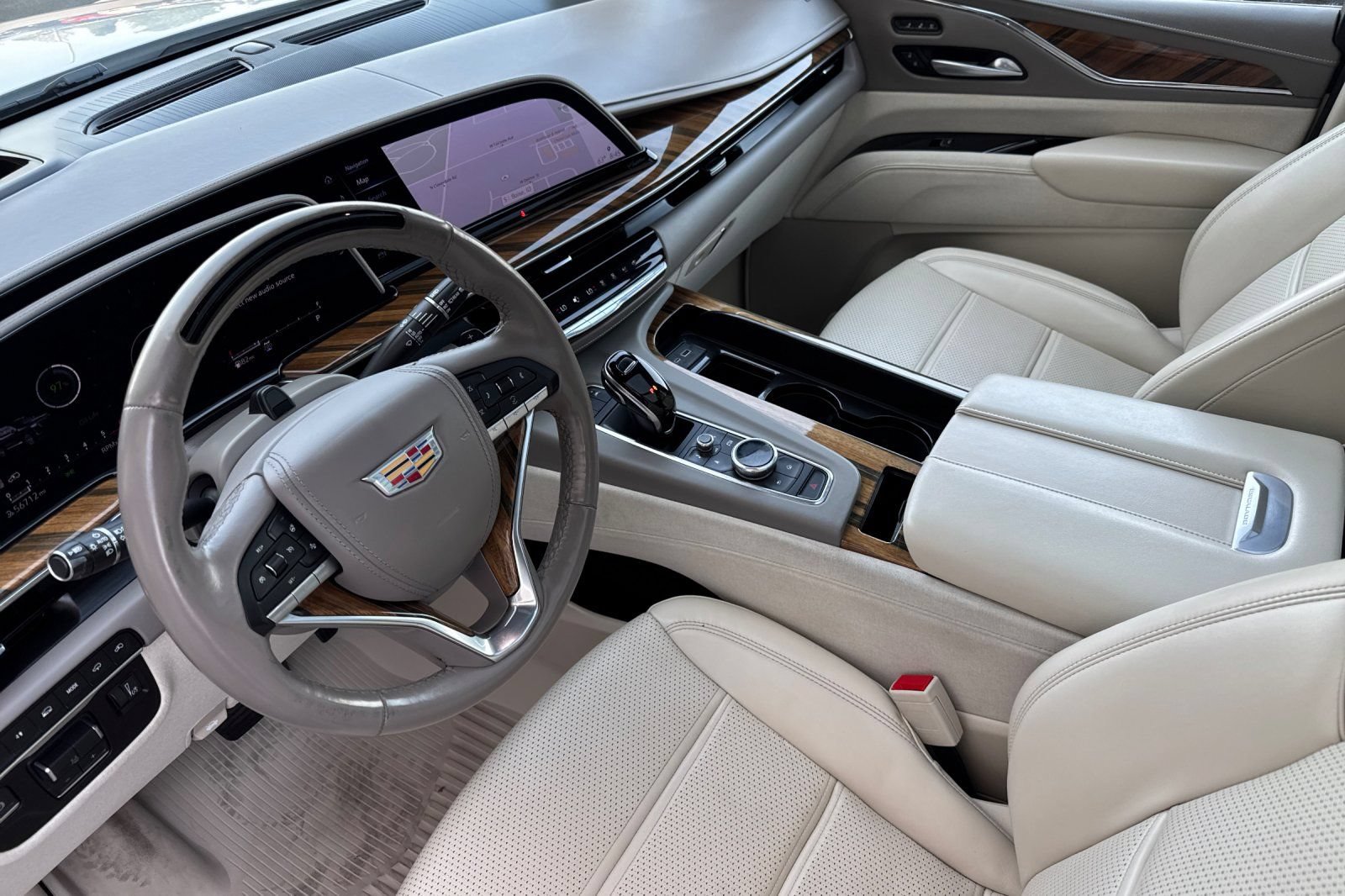 Used 2024 Cadillac Escalade Sport Platinum w/ LPO, ONYX Package AWD/4WD image 10