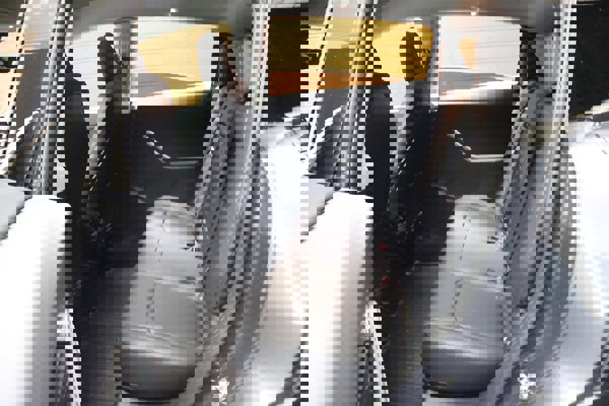 Used 2022 Tesla Model Y Performance image 33