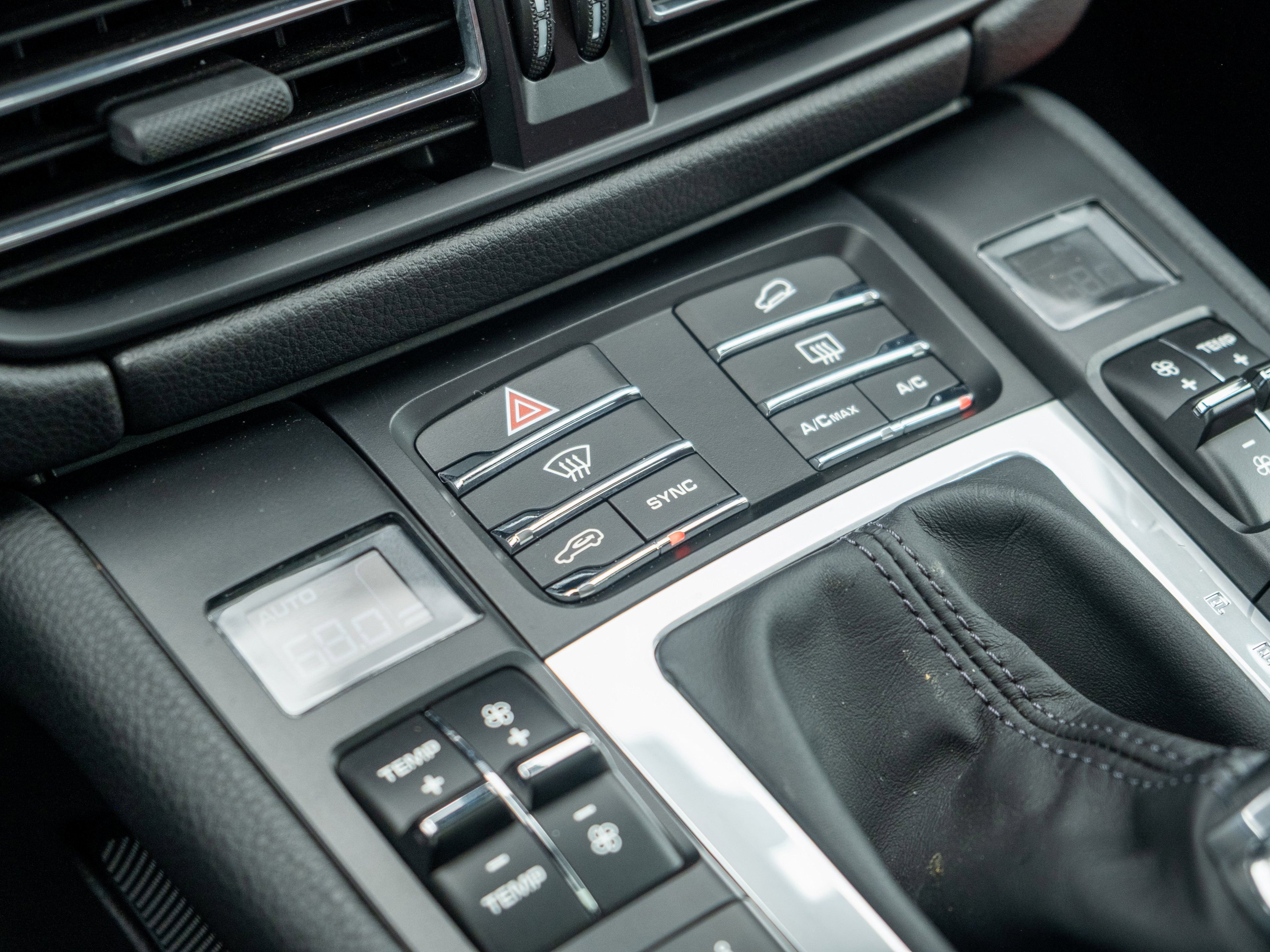 Certified 2021 Porsche Macan image 23