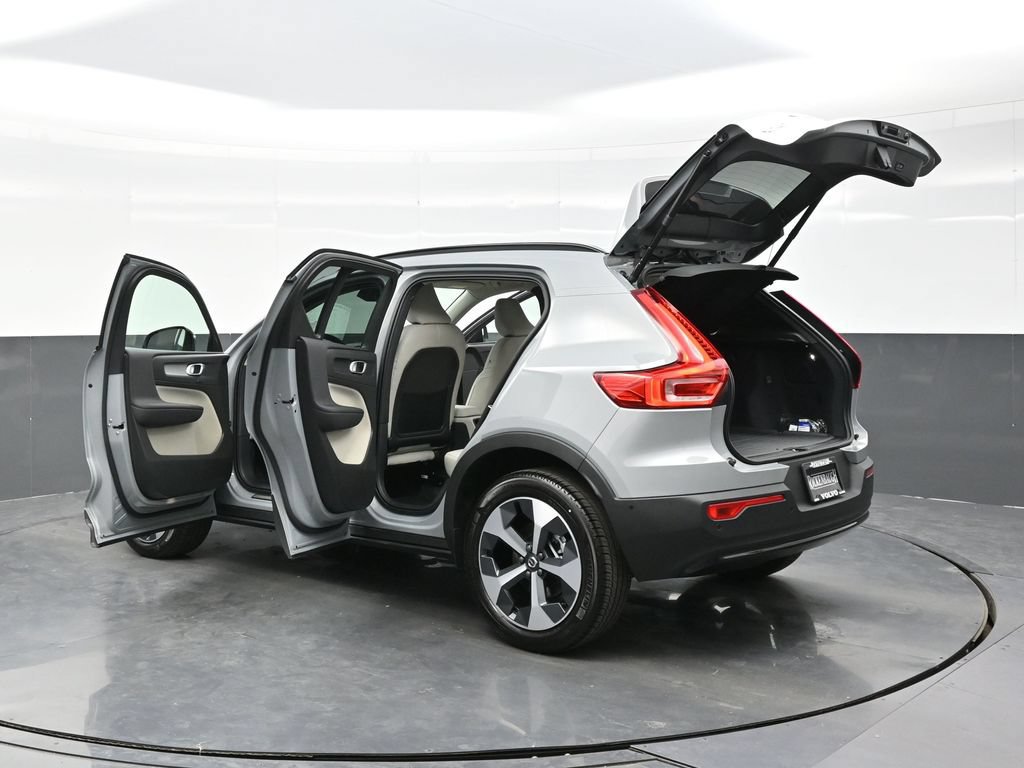 New 2026 Volvo XC40 B5 Plus w/ Protection Package Premier AWD/4WD image 46