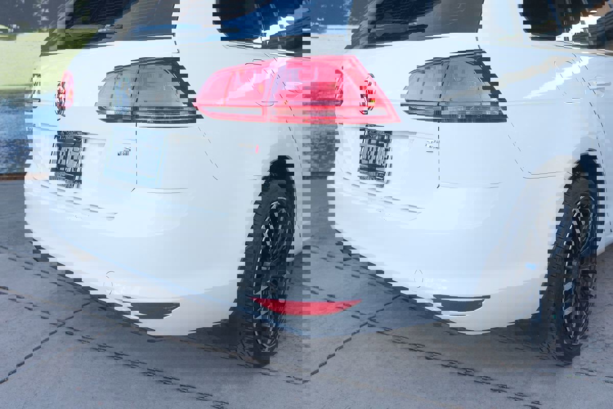 Used 2017 Volkswagen Golf SEL image 39