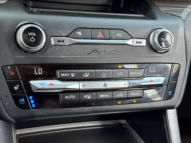 Used 2020 Ford Explorer Limited RWD image 19