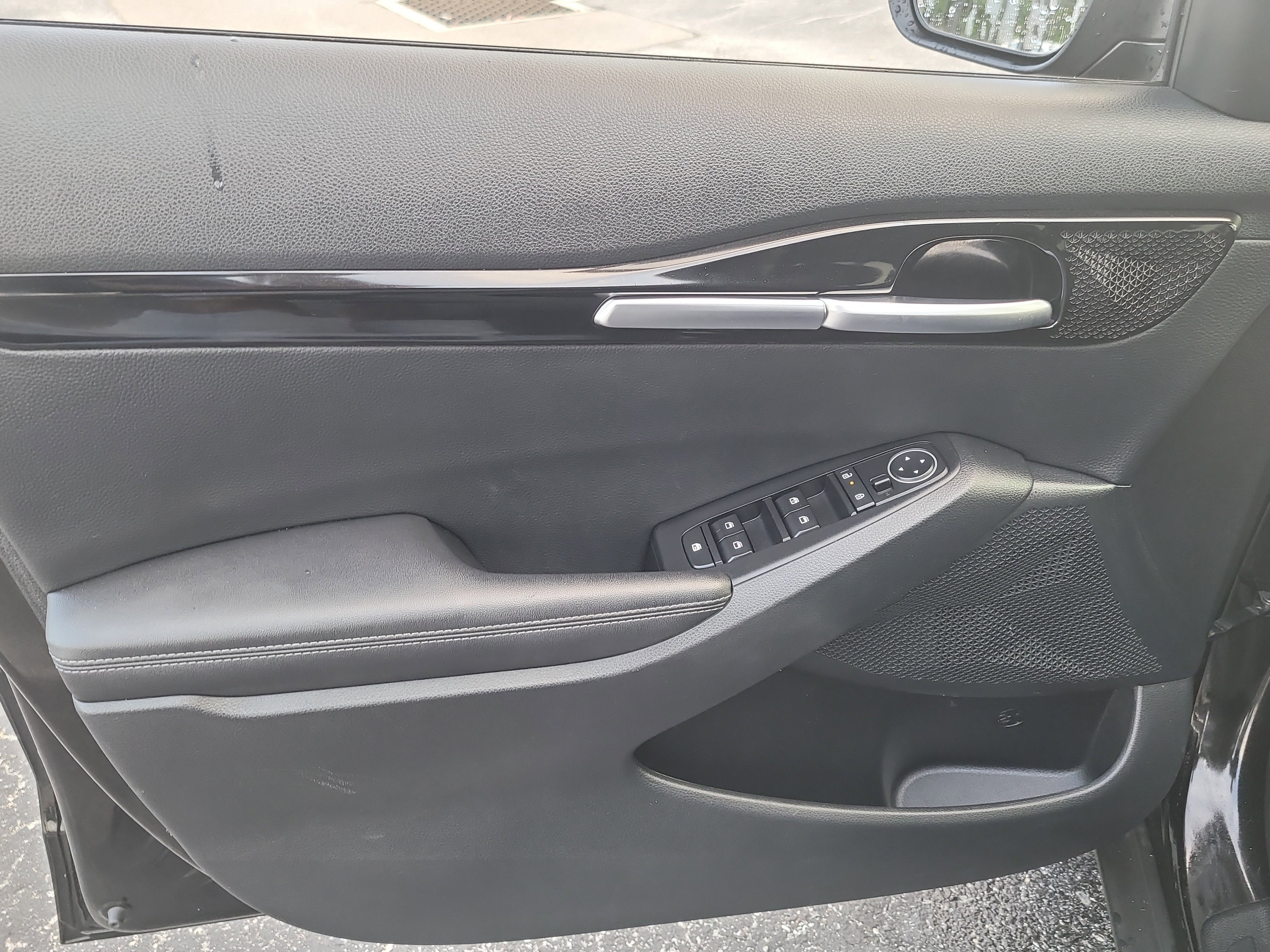 Used 2025 Kia Seltos S FWD image 17