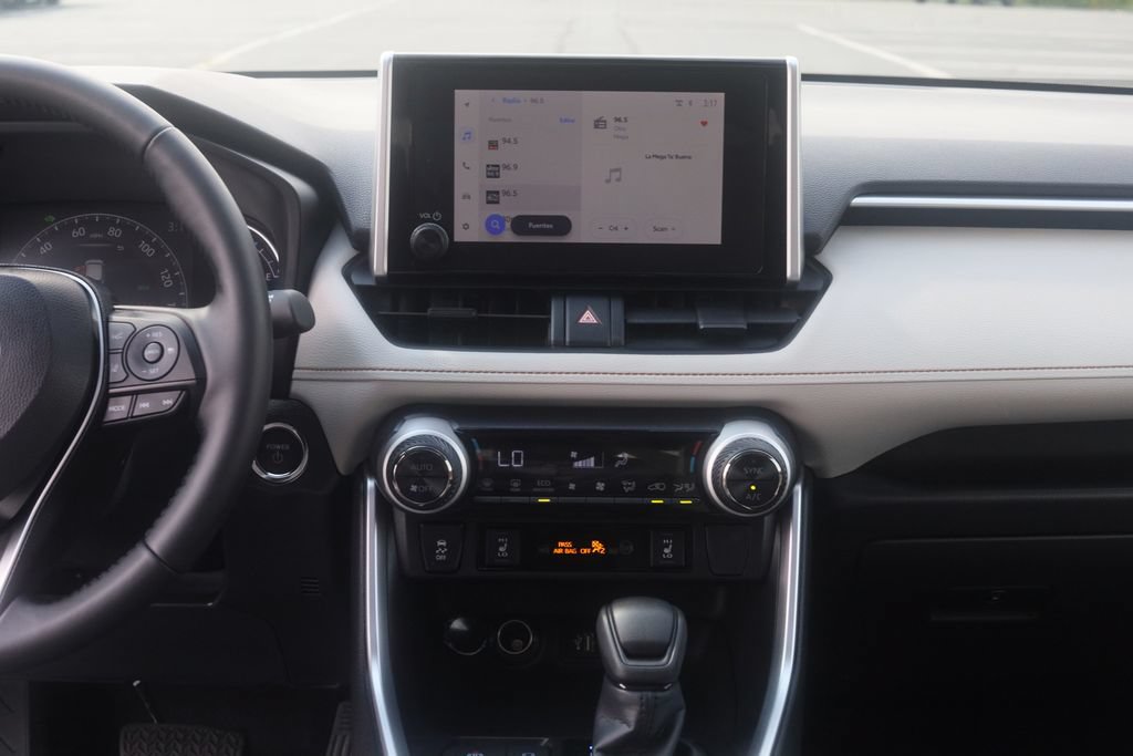 Used 2025 Toyota RAV4 XLE w/ Convenience Package AWD/4WD image 16