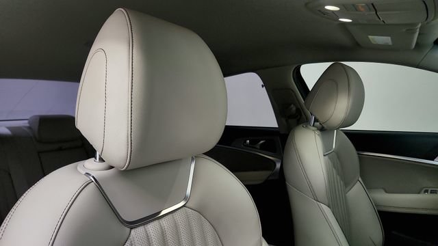 Used 2019 Genesis G70 3.3T Advanced RWD image 36