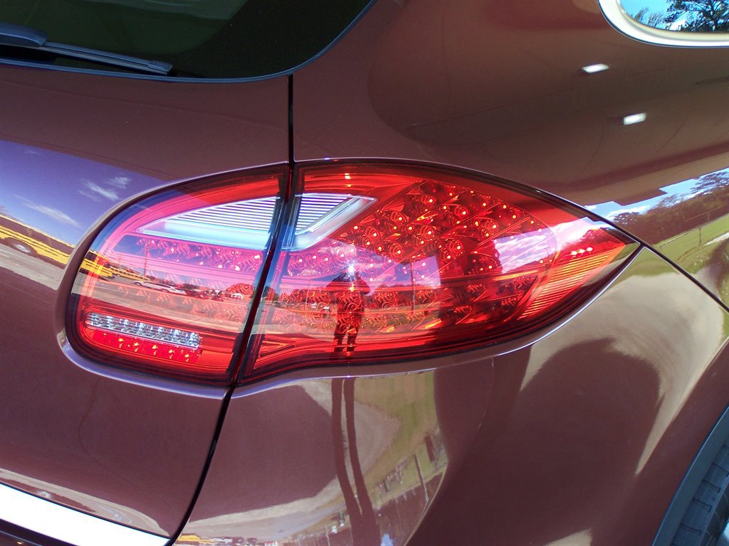 Used 2012 Porsche Cayenne S image 35