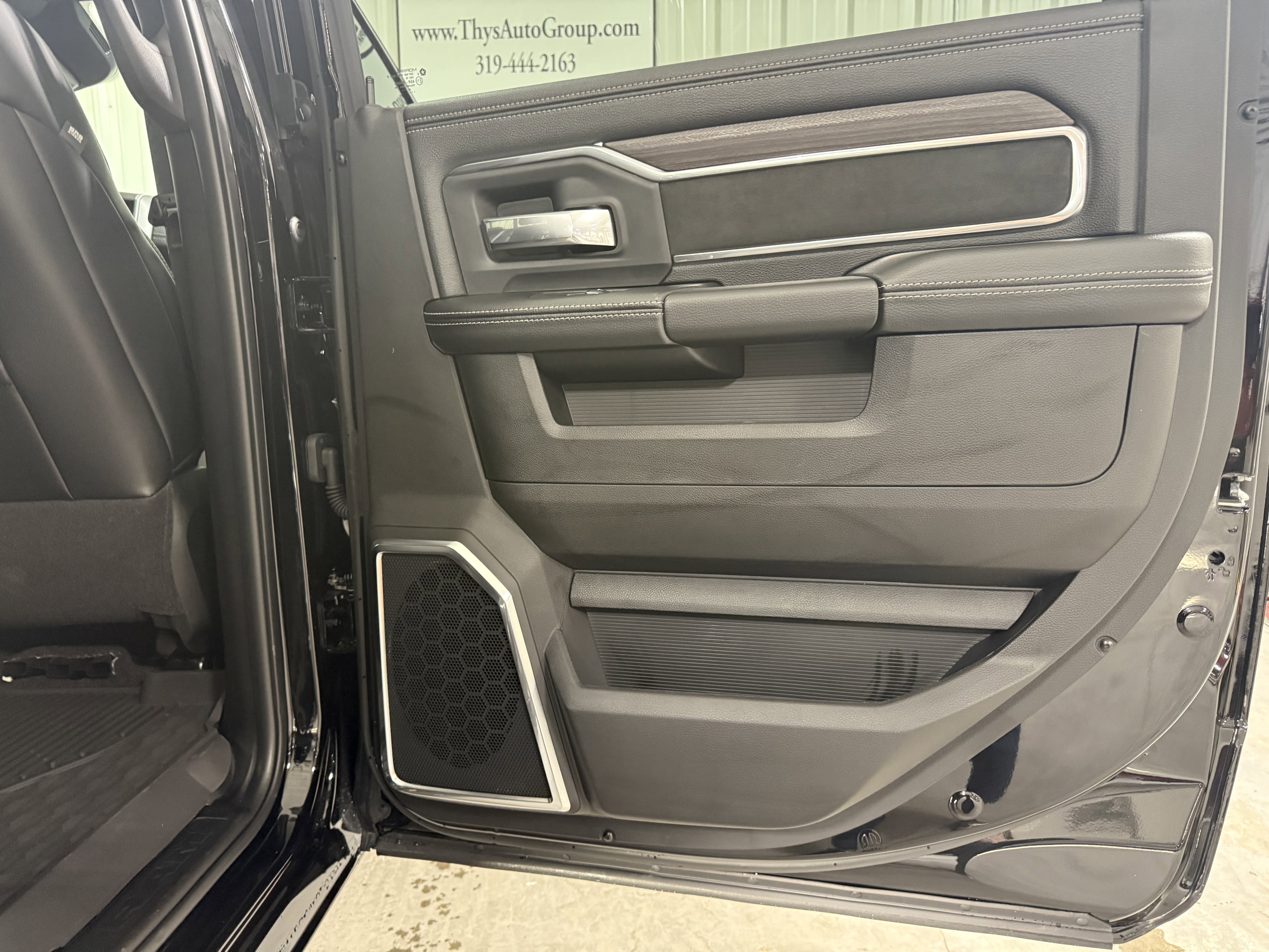 New 2026 RAM 2500 Laramie AWD/4WD image 8