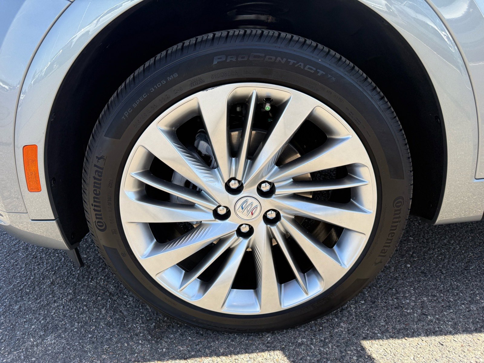 Used 2024 Buick Envision Avenir AWD/4WD image 9