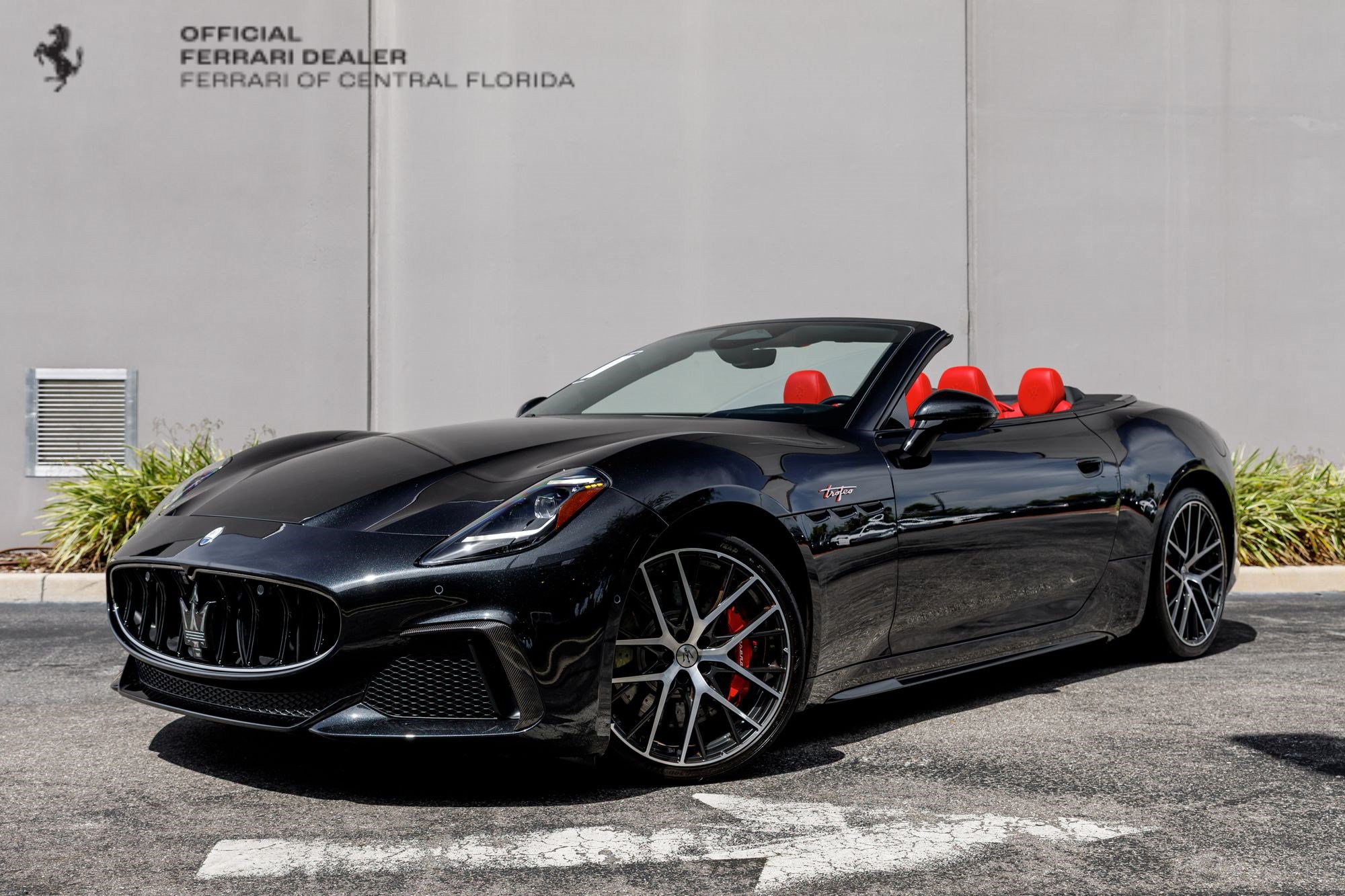 Used 2024 Maserati GranCabrio Trofeo AWD/4WD image 1