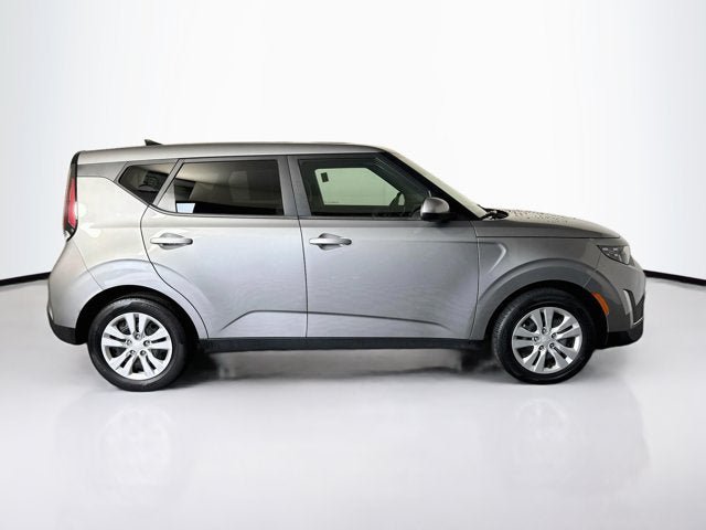 Certified 2023 Kia Soul LX FWD image 4