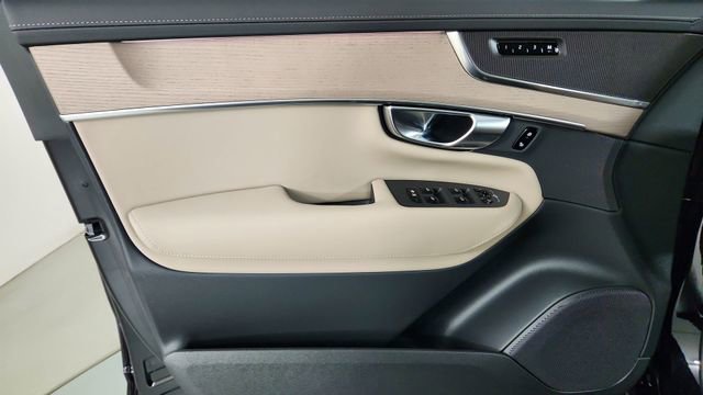 New 2026 Volvo XC90 B5 Plus AWD/4WD image 9