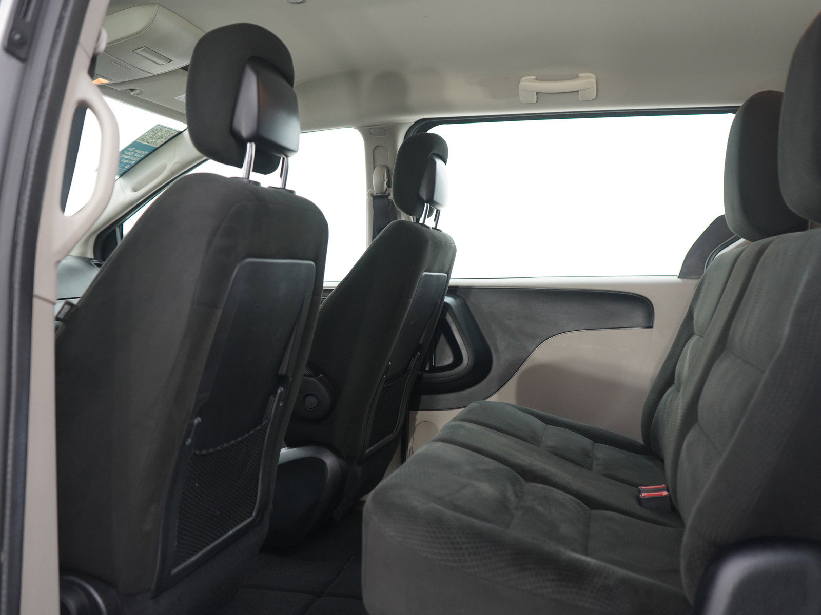 Used 2015 Dodge Grand Caravan American Value Package FWD image 18