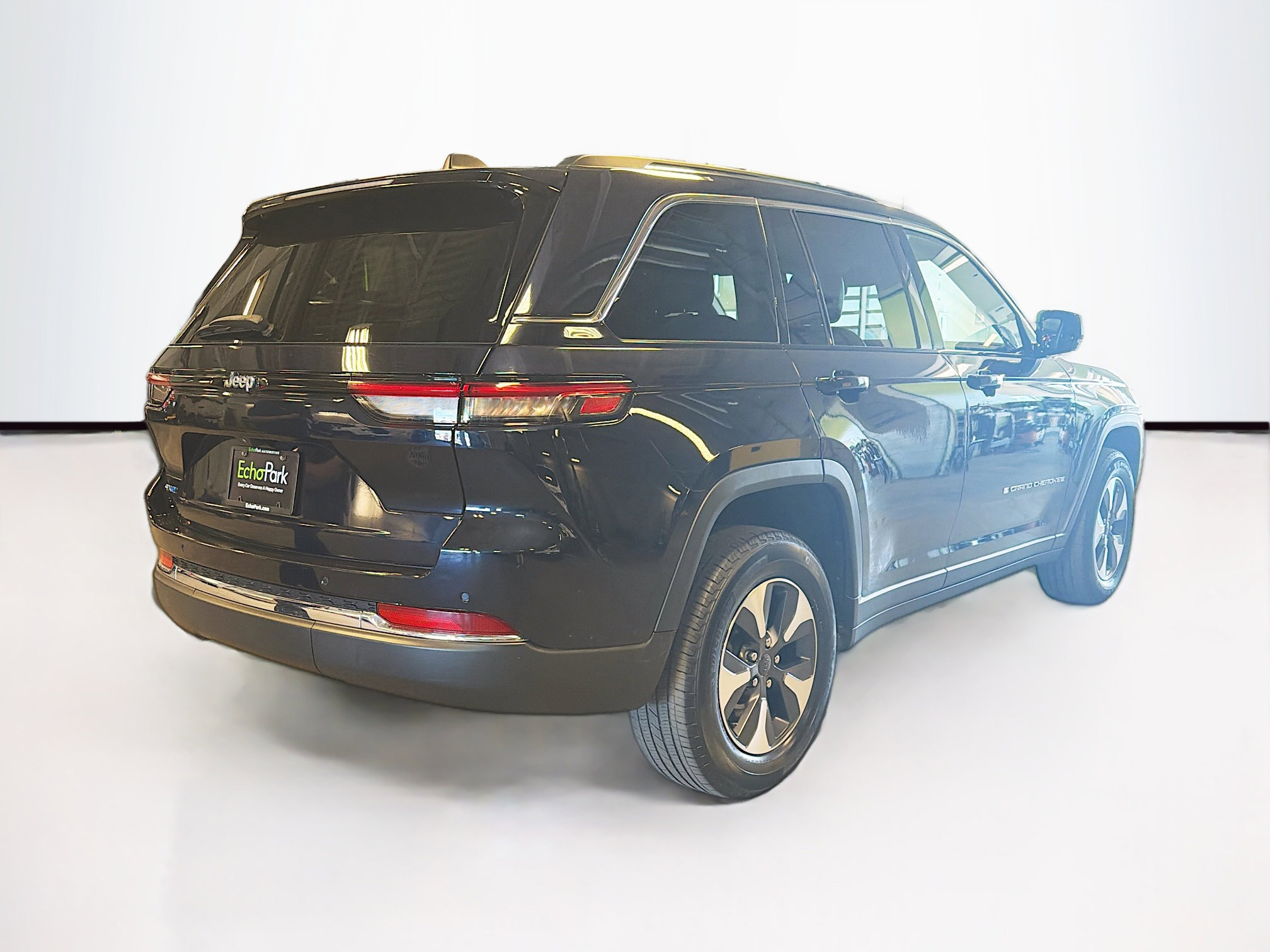 Used 2024 Jeep Grand Cherokee Limited 4xe image 9