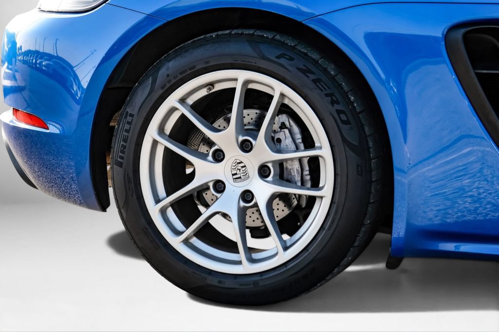Used 2017 Porsche 718 Cayman RWD image 40