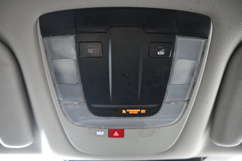 Used 2025 Kia Sorento S FWD image 35