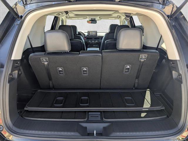 Used 2025 Honda Pilot Touring image 6