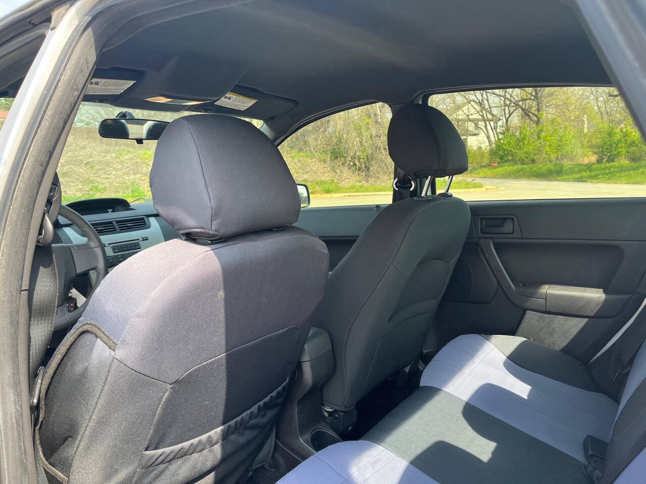 Used 2010 Ford Focus SE FWD image 10