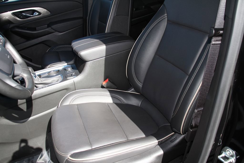 Used 2023 Chevrolet Traverse Premier w/ Redline Edition FWD image 23
