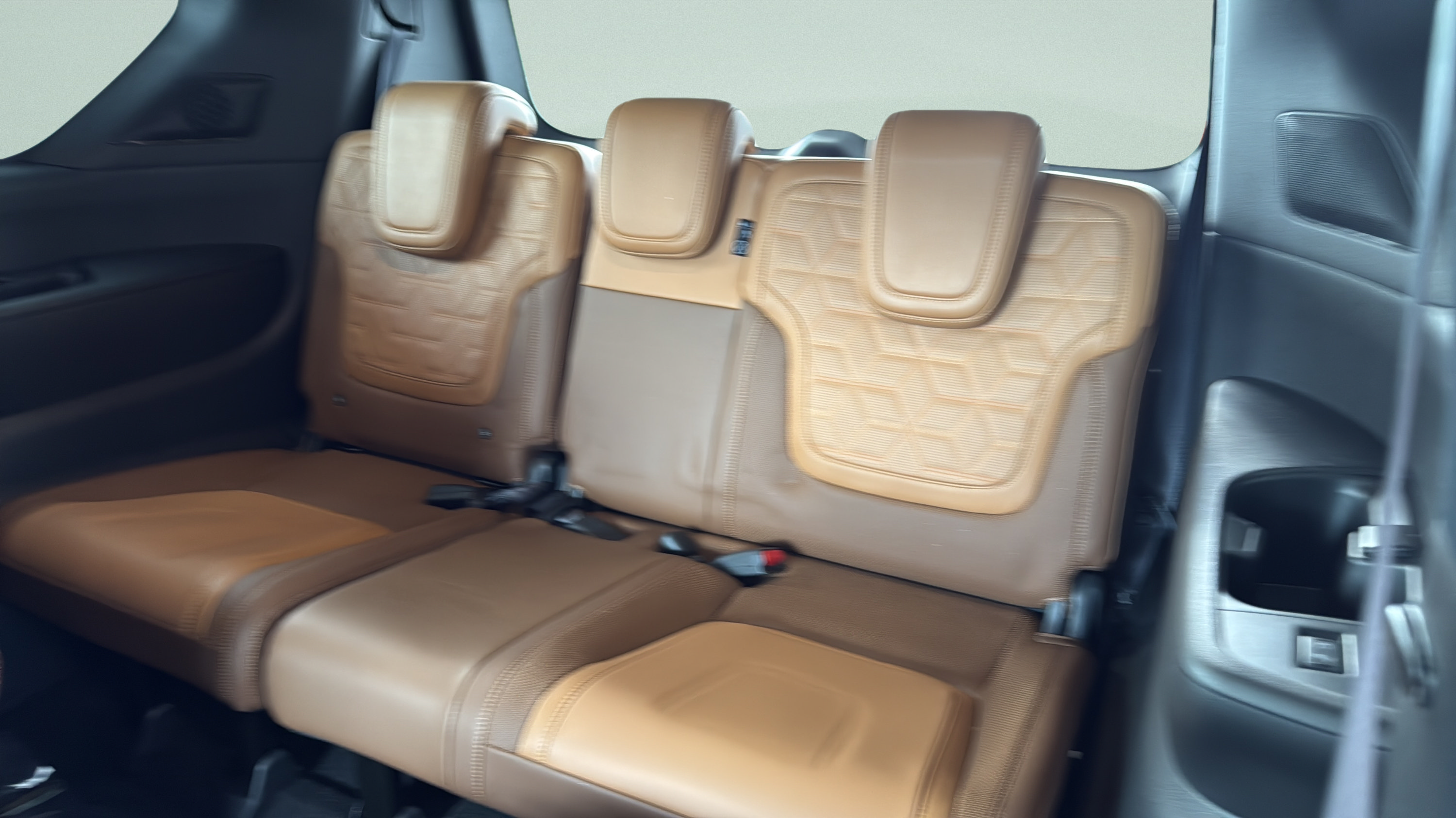 Used 2025 Nissan Armada Platinum Reserve w/ Convenience Package RWD image 5