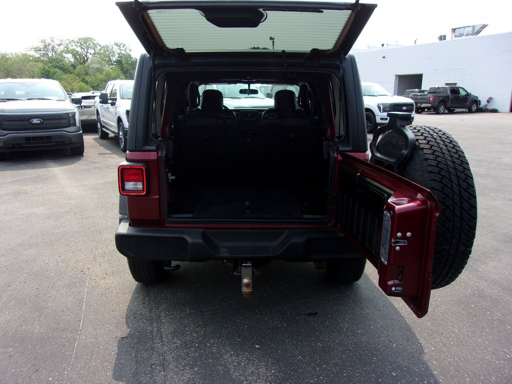 Used 2021 Jeep Wrangler Unlimited Sport AWD/4WD image 5