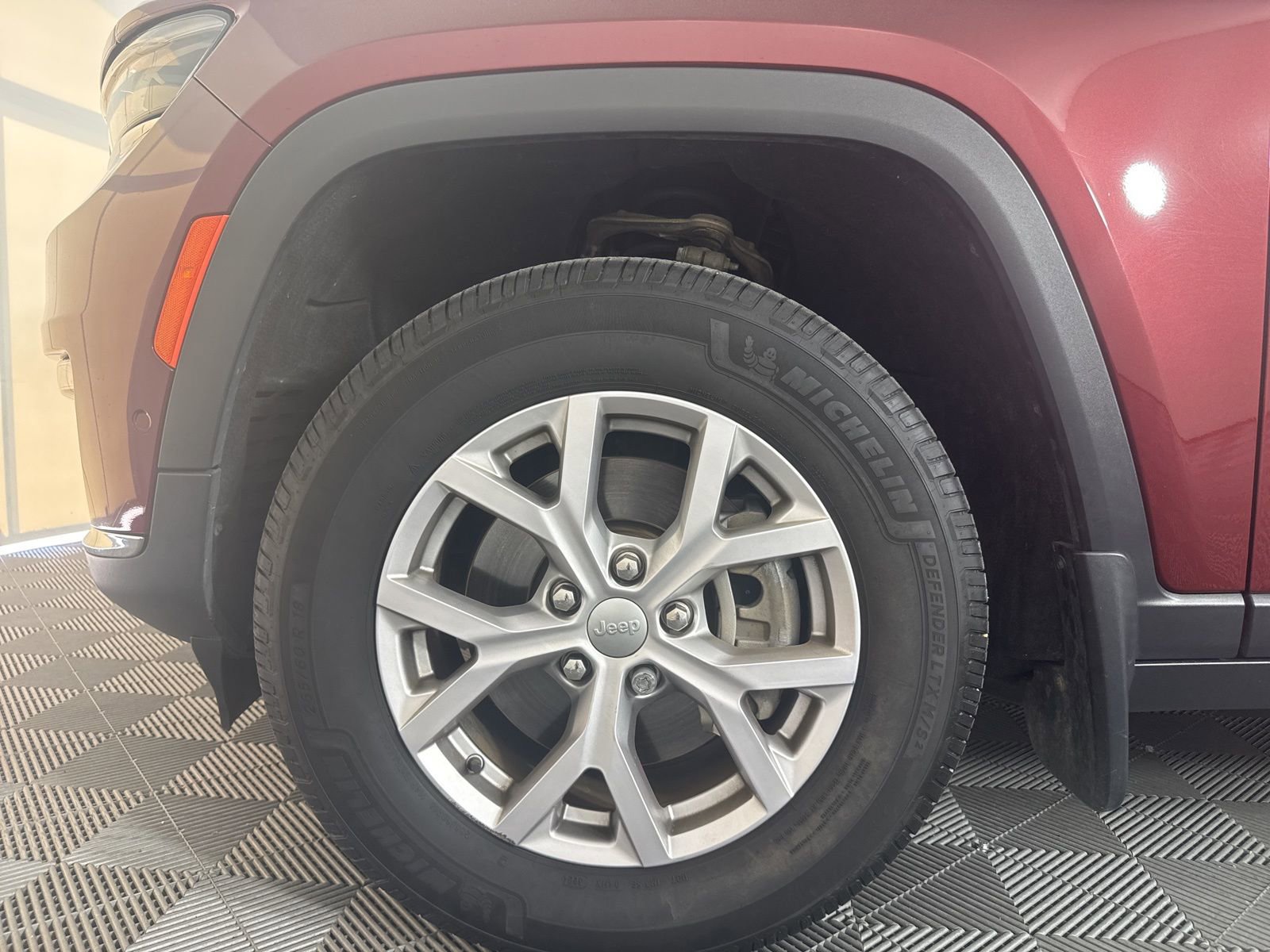 Used 2022 Jeep Grand Cherokee L Limited w/ Luxury Tech Group II AWD/4WD image 7
