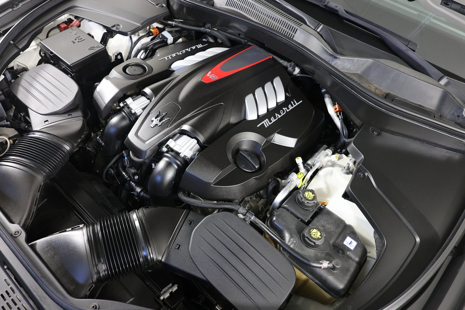 Used 2021 Maserati Levante GTS image 34