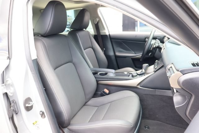 Used 2016 Lexus IS 200t RWD image 22