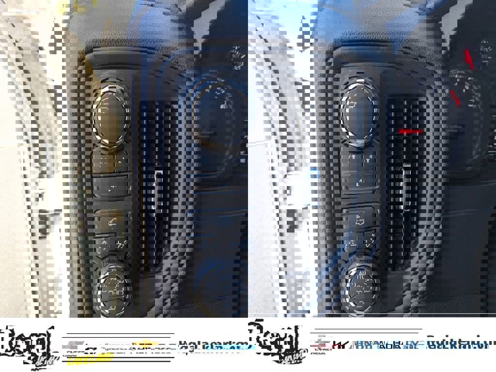 Used 2021 Chevrolet Silverado 2500 W/T w/ WT Convenience Package image 22