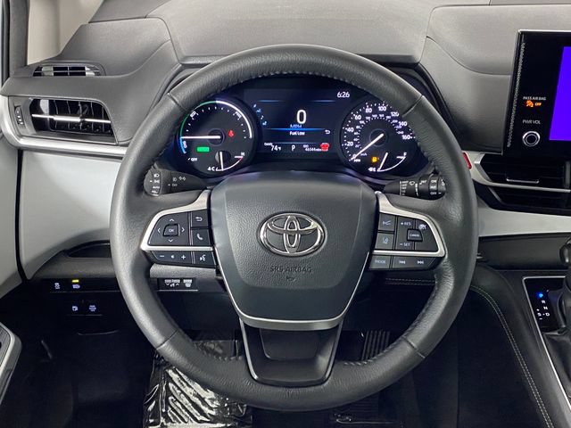 Certified 2025 Toyota Sienna XLE FWD image 21