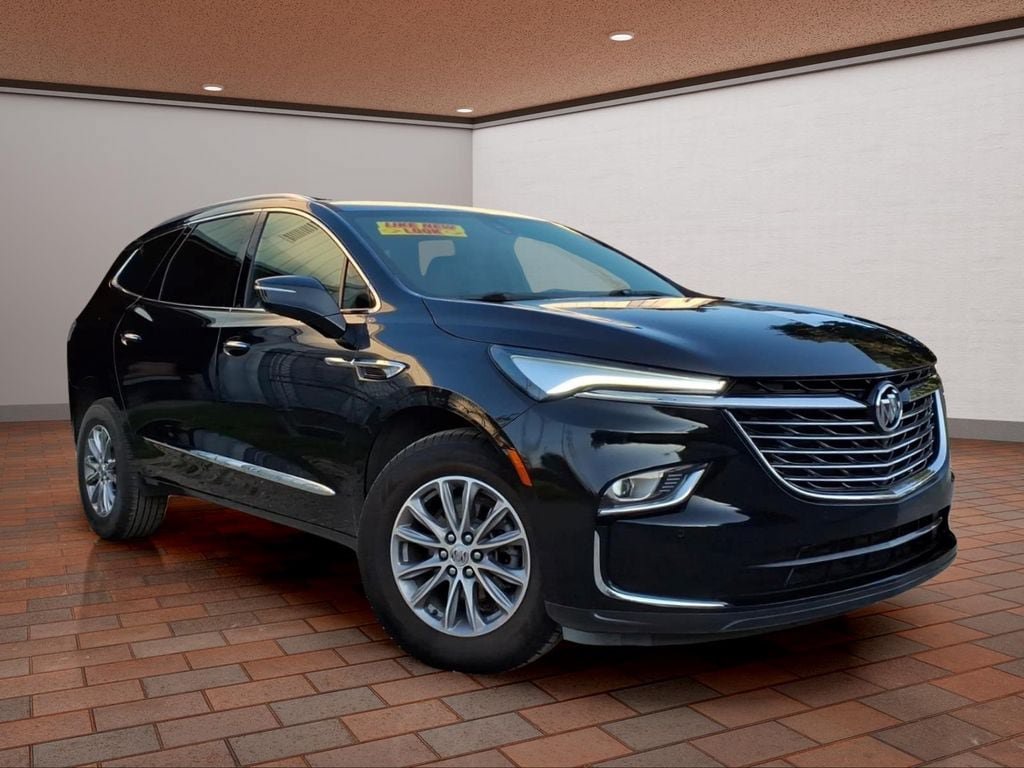 Used 2024 Buick Enclave Premium FWD image 3