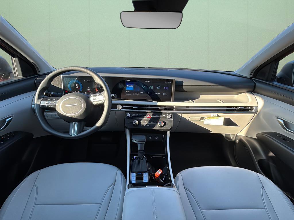 Certified 2025 Hyundai Tucson SE FWD image 24