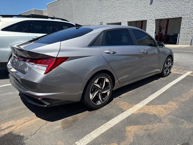 Used 2021 Hyundai Elantra Limited FWD image 4