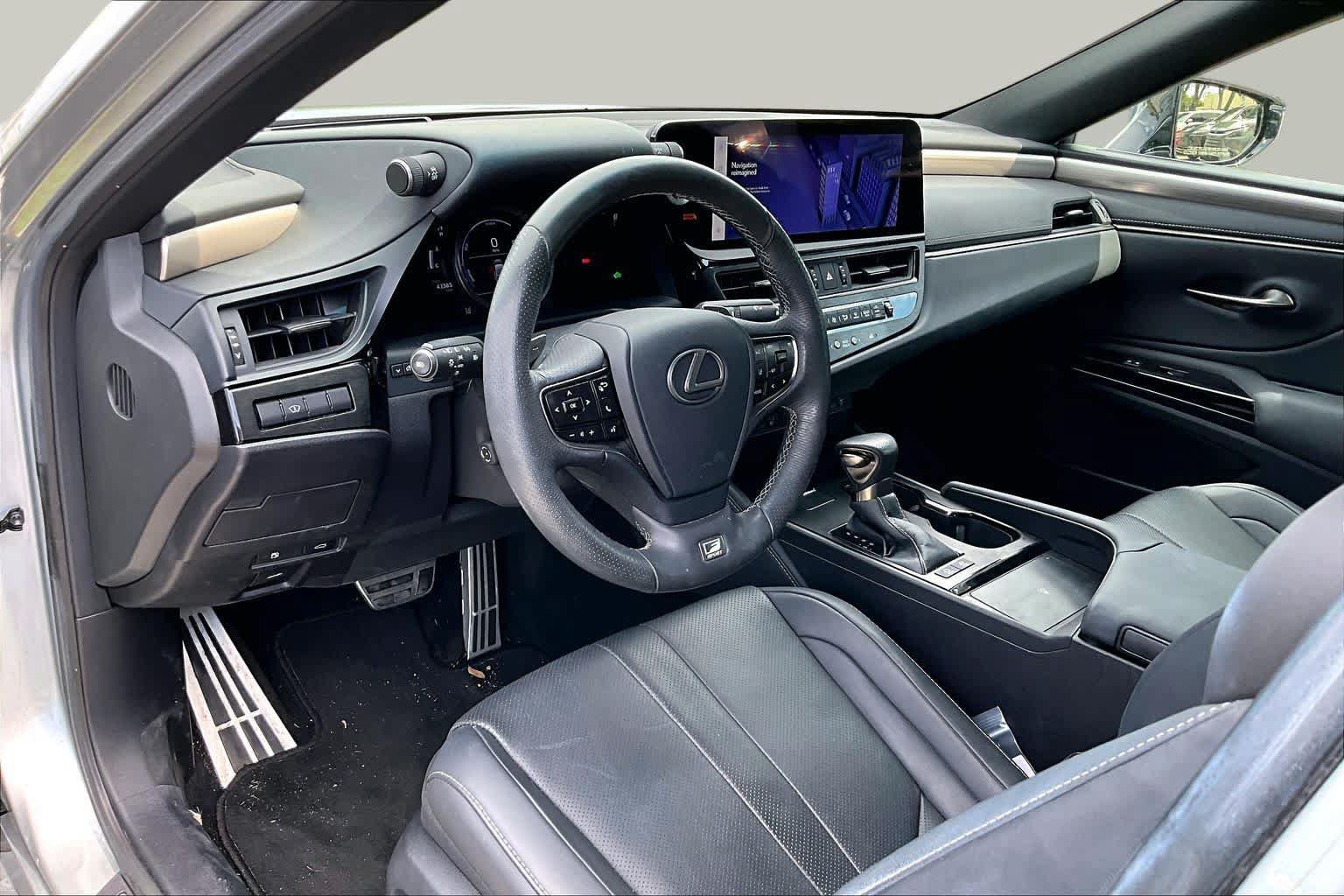Used 2023 Lexus ES 300h F Sport FWD image 18