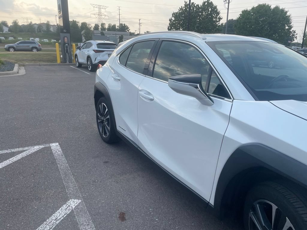 Used 2019 Lexus UX 250h w/ Premium Package AWD/4WD image 40