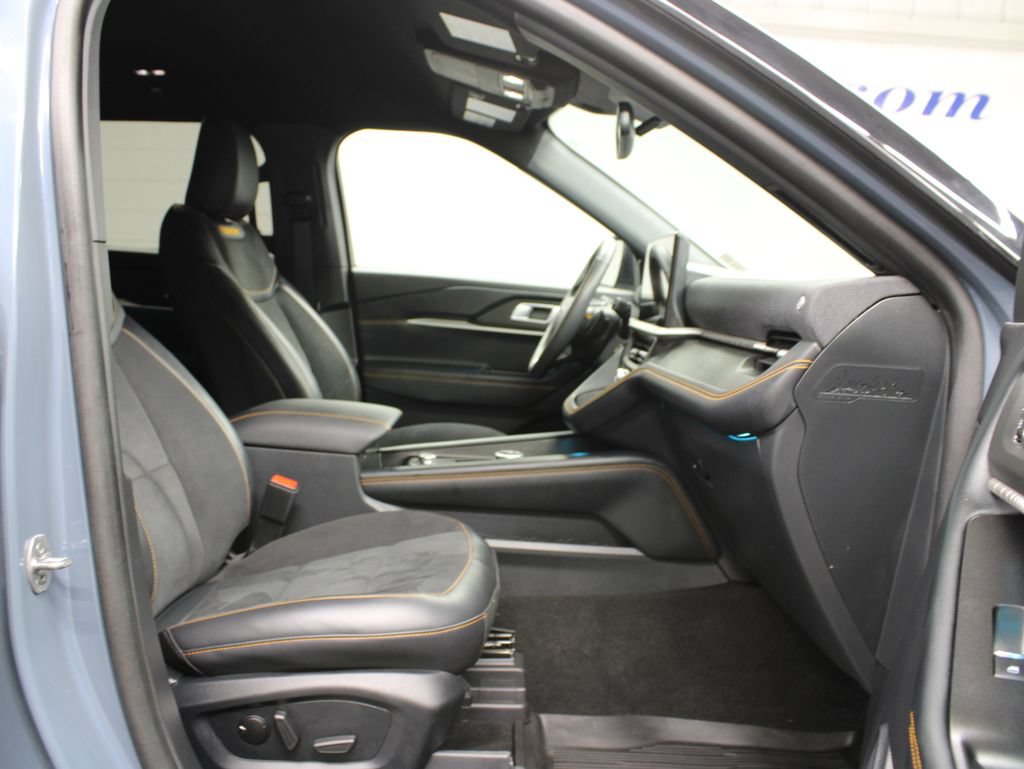 Used 2026 Ford Explorer Tremor w/ Tremor Convenience Package AWD/4WD image 39