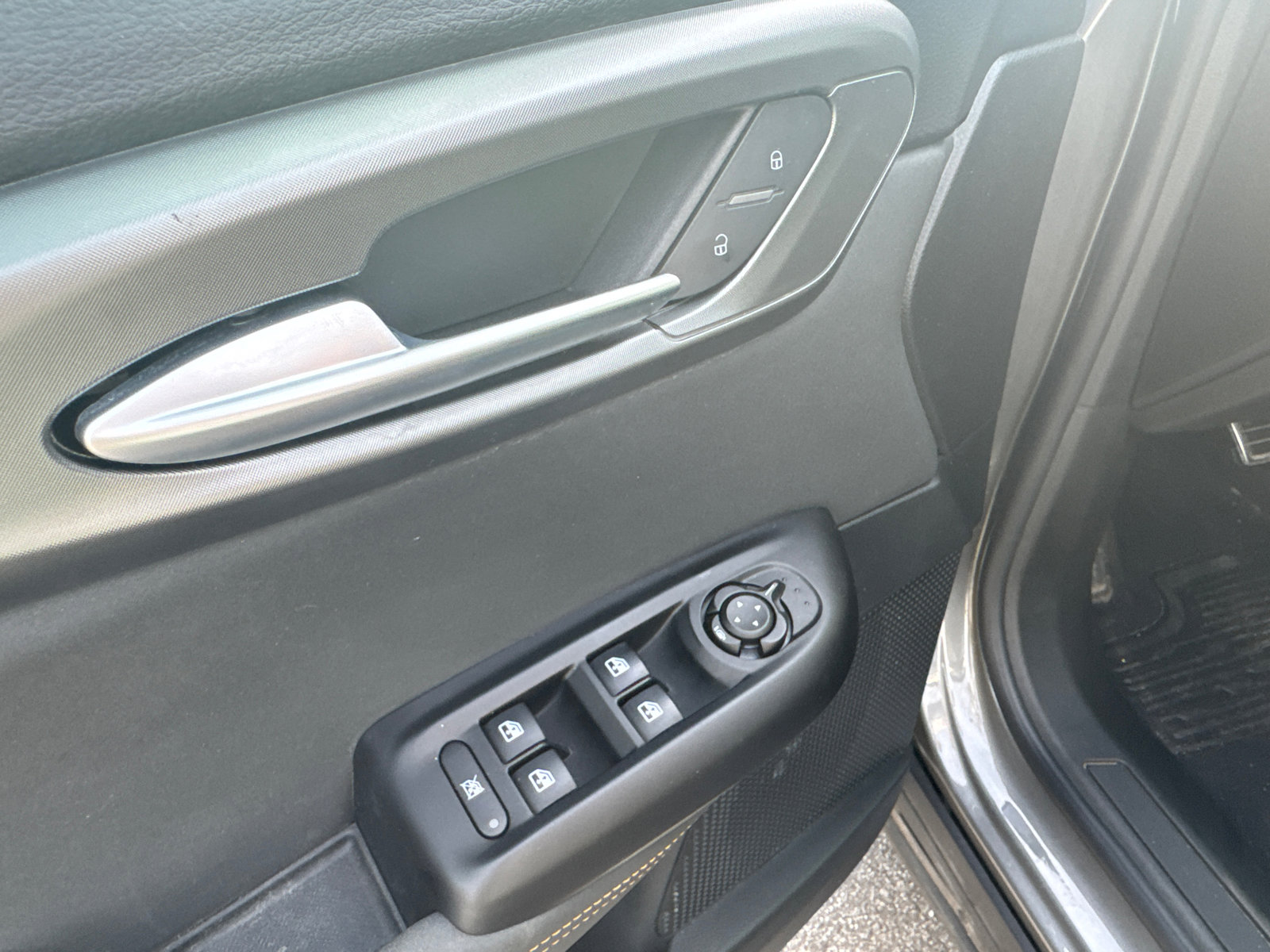 Used 2025 Alfa Romeo Tonale image 12