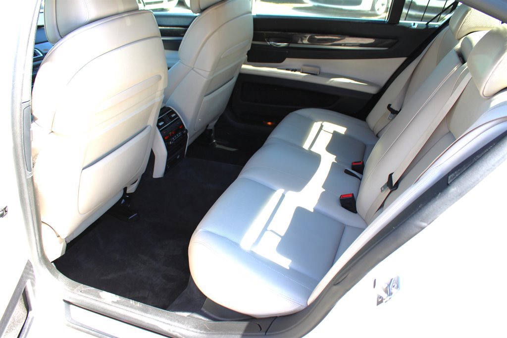 Used 2012 BMW 750Li image 19