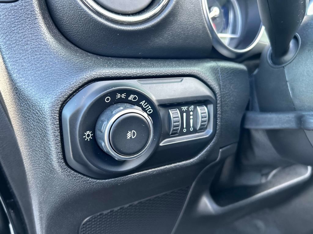 Used 2021 Jeep Wrangler Unlimited Sahara image 22