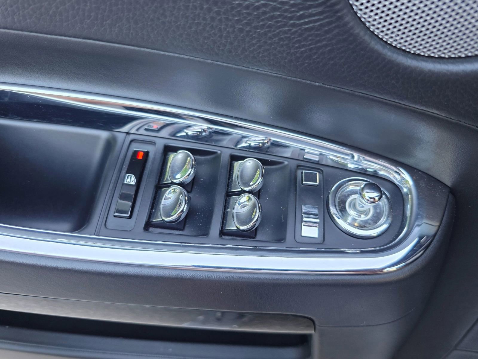 Used 2011 Rolls-Royce Ghost RWD image 25