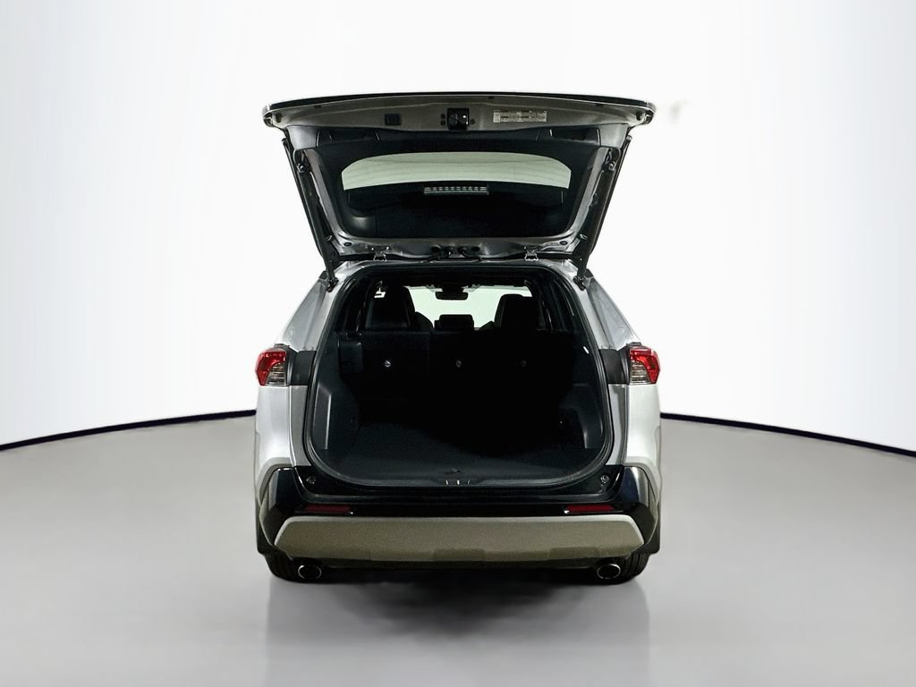 Used 2024 Toyota RAV4 XSE AWD/4WD image 35